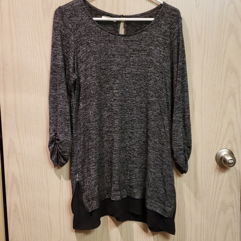 Maurice's mid sleeve lightweight top